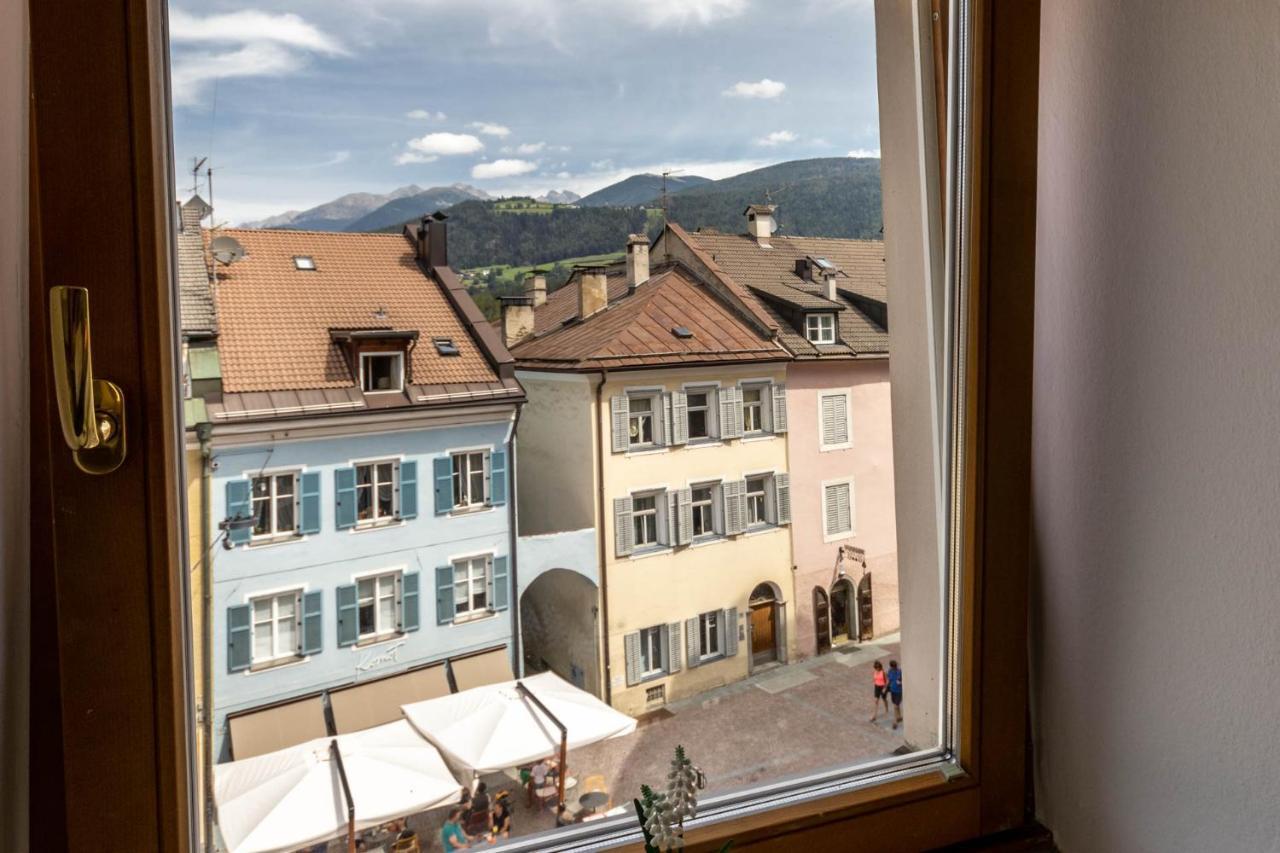 Central Attic - City View Brunico Bagian luar foto